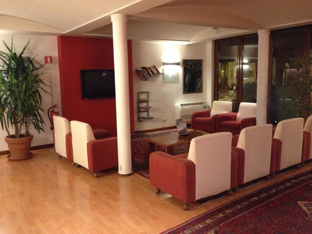 Hotel Due Ragni Виллорба Экстерьер фото