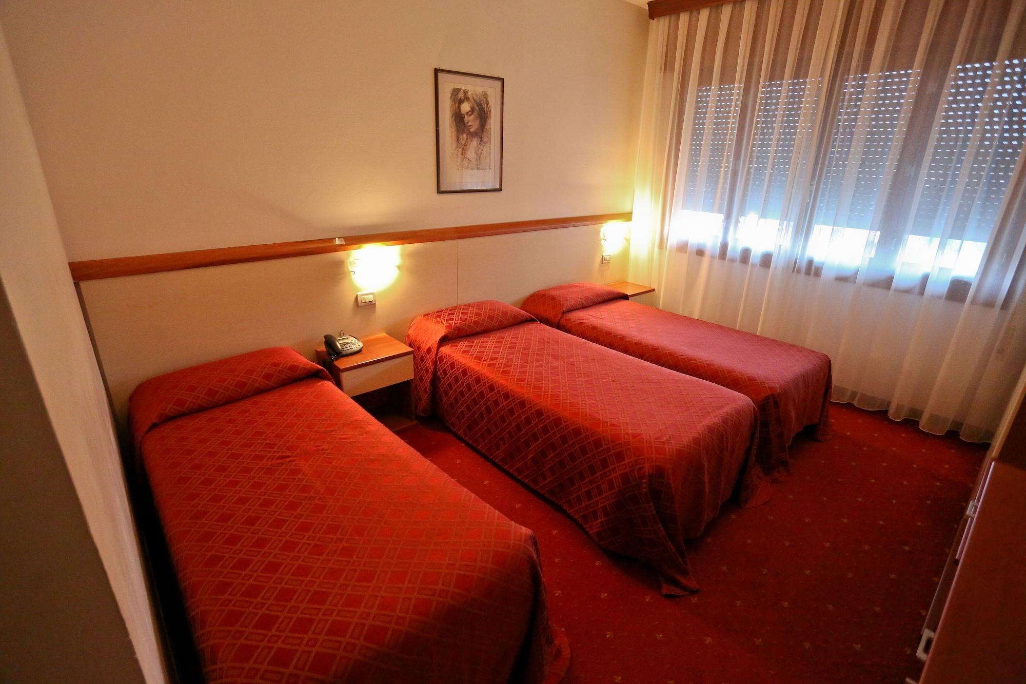 Hotel Due Ragni Виллорба Экстерьер фото
