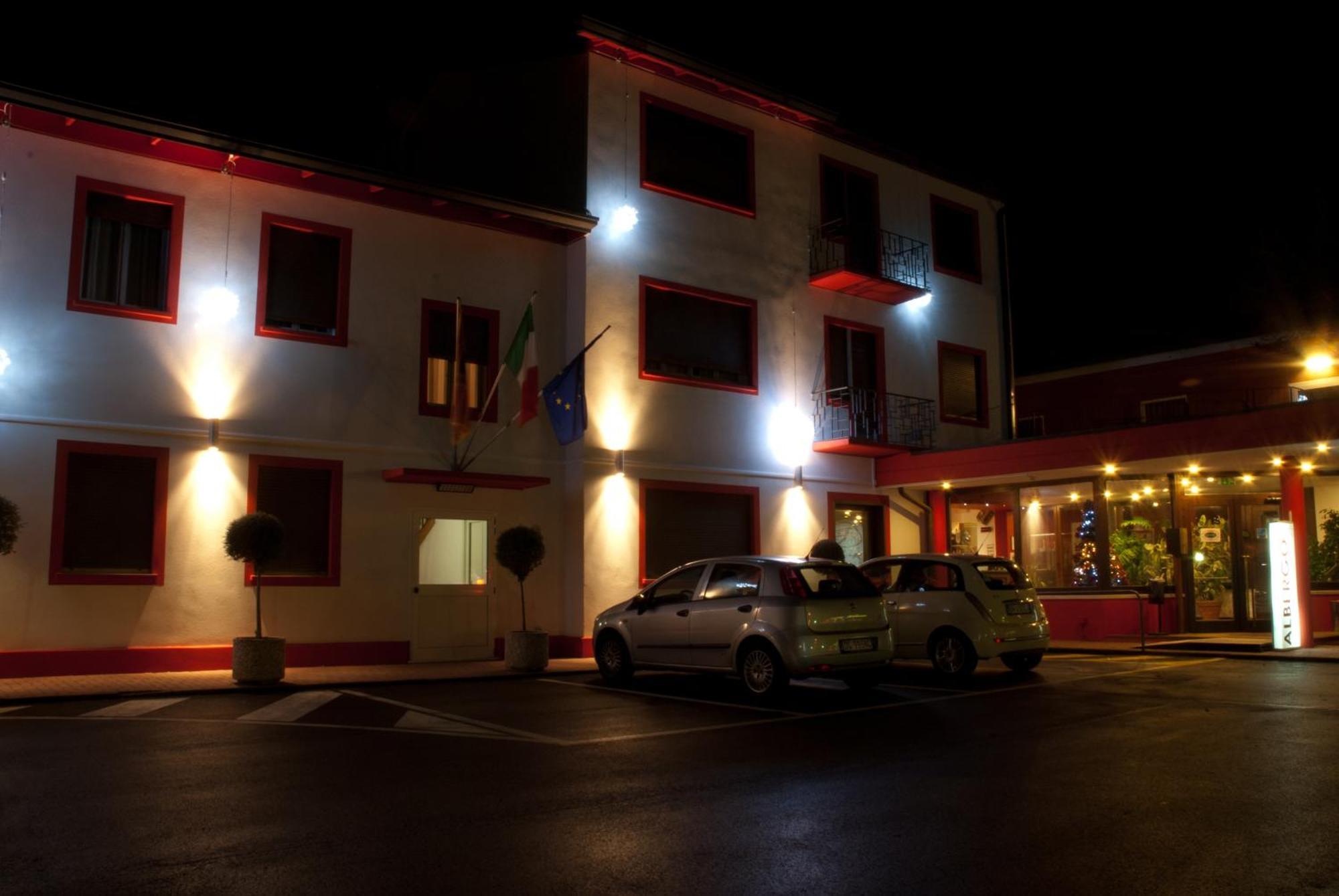 Hotel Due Ragni Виллорба Экстерьер фото