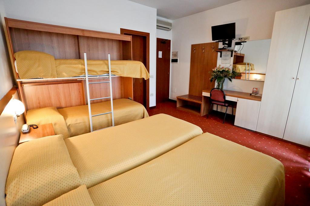 Hotel Due Ragni Виллорба Экстерьер фото