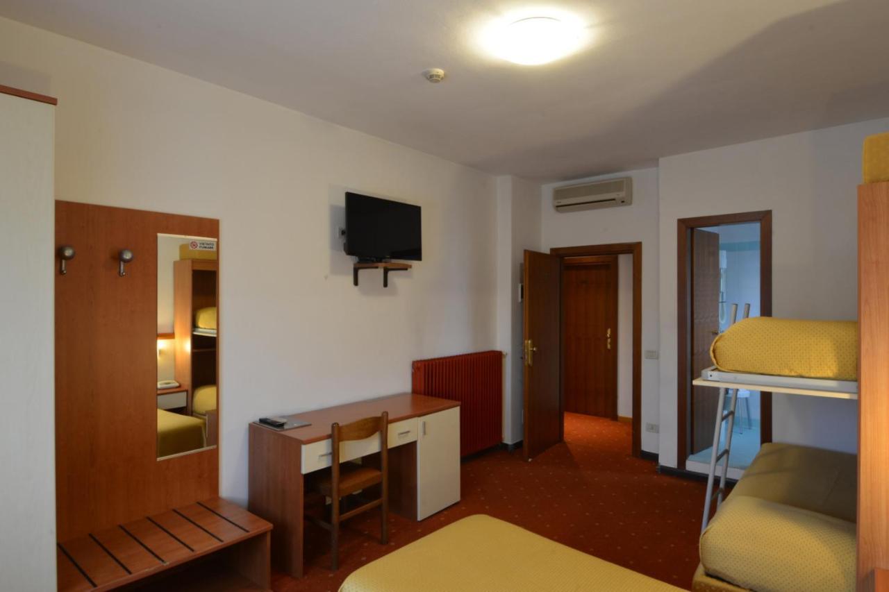 Hotel Due Ragni Виллорба Экстерьер фото