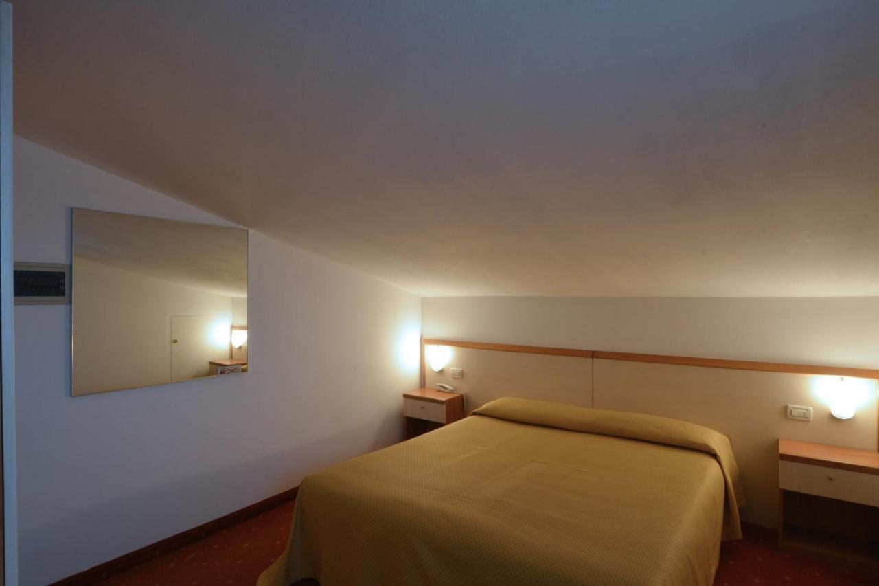 Hotel Due Ragni Виллорба Экстерьер фото